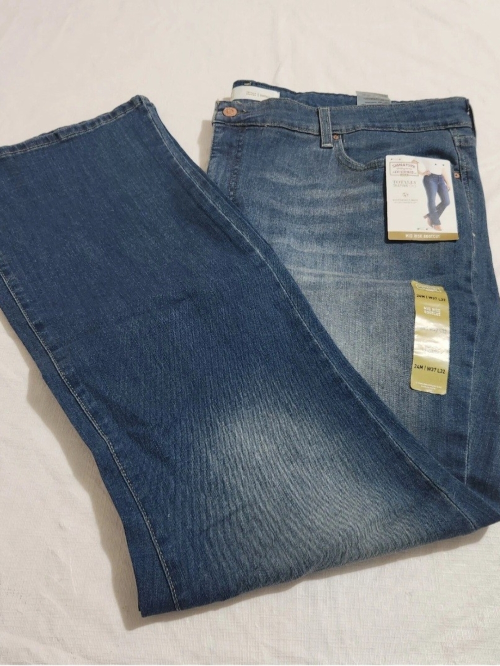 Levi's Signature Size 24M 37X32 Women's Mid-Rise Boot Cut Jeans Stretch NWT 07